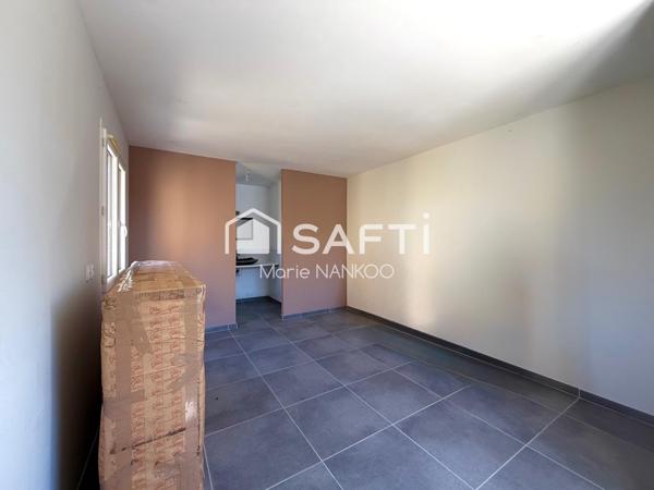 Villa contemporaine de plain-pied avec dépendance à Pauligne (11300)