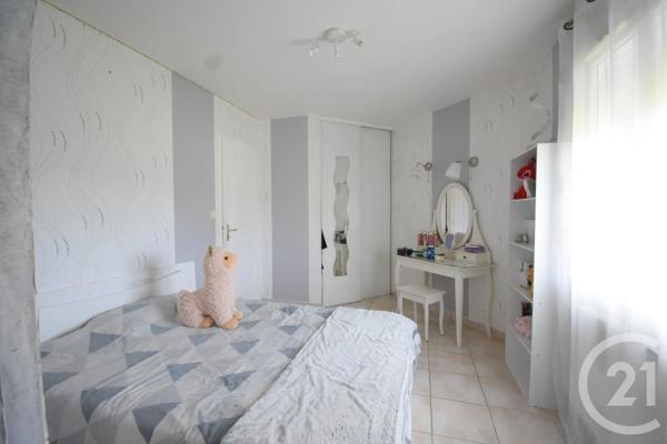 Maison à vendre  5 pièces - 104,57 m 2   CREUZIER LE VIEUX  - 03