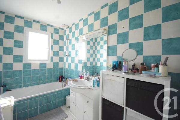 Maison à vendre  5 pièces - 104,57 m 2   CREUZIER LE VIEUX  - 03