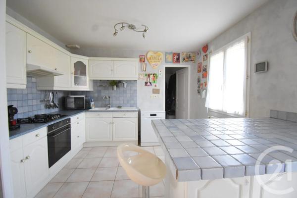 Maison à vendre  5 pièces - 104,57 m 2   CREUZIER LE VIEUX  - 03