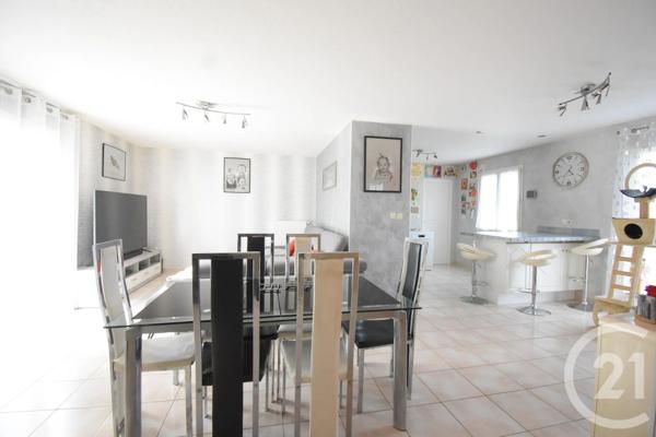 Maison à vendre  5 pièces - 104,57 m 2   CREUZIER LE VIEUX  - 03