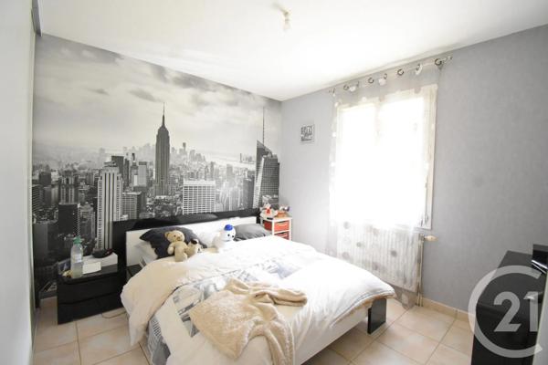 Maison à vendre  5 pièces - 104,57 m 2   CREUZIER LE VIEUX  - 03