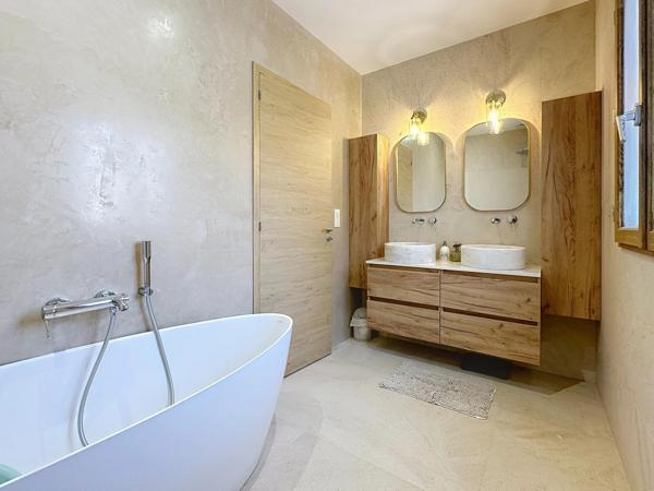 Maison de ville rénover avec de belles prestations