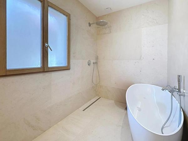 Maison de ville rénover avec de belles prestations