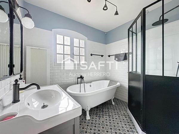 Sublime maison de plus de 180m² - Sous-sol - Piscine - Saint-Sulpice-La-Pointe
