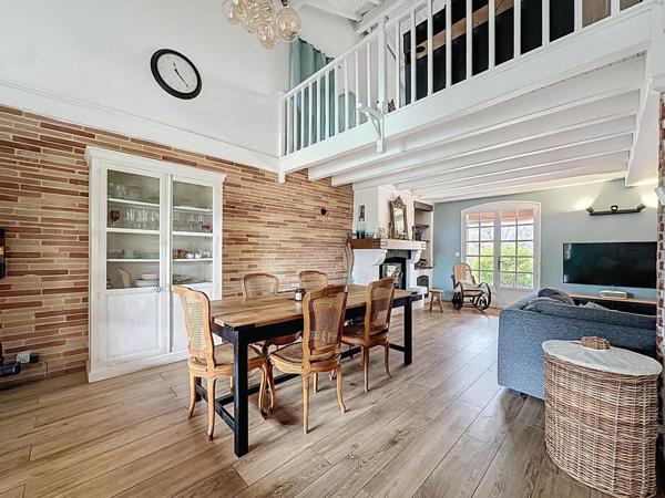 Sublime maison de plus de 180m² - Sous-sol - Piscine - Saint-Sulpice-La-Pointe