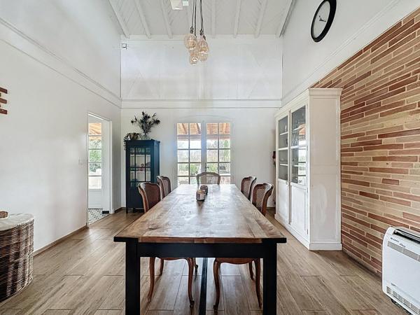 Sublime maison de plus de 180m² - Sous-sol - Piscine - Saint-Sulpice-La-Pointe