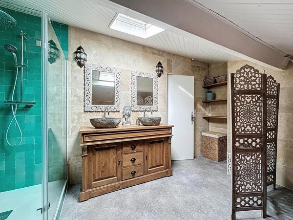 Sublime maison de plus de 180m² - Sous-sol - Piscine - Saint-Sulpice-La-Pointe