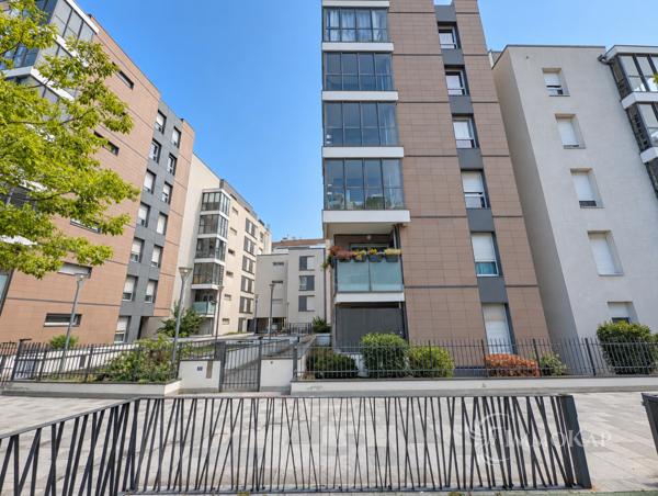 Grand T3 récent + garage secteur gare - loué en meublé