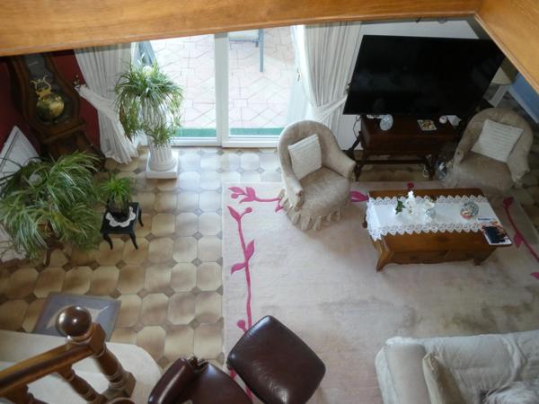 JULIENRUPT (88)à vendre , propriété T7 de 235m² , hangar extérieur , carport, terrain 8400m².