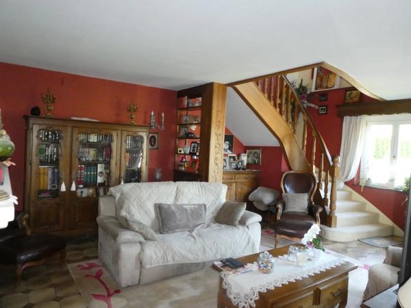 JULIENRUPT (88)à vendre , propriété T7 de 235m² , hangar extérieur , carport, terrain 8400m².