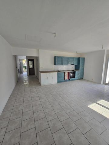 Appartement à vendre 3 pièces, grande terrasse, cave, 200 m mer LA TREMBLADE (17)