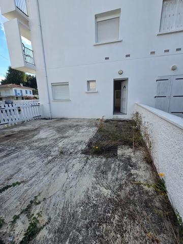 Appartement à vendre 3 pièces, grande terrasse, cave, 200 m mer LA TREMBLADE (17)
