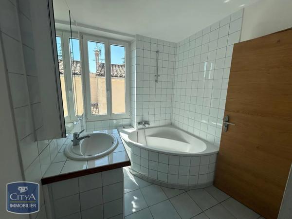 Appartement à louer 3 pièces 76.25m² Nîmes (30000)