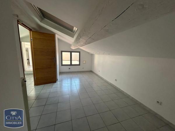 Appartement à louer 3 pièces 76.25m² Nîmes (30000)