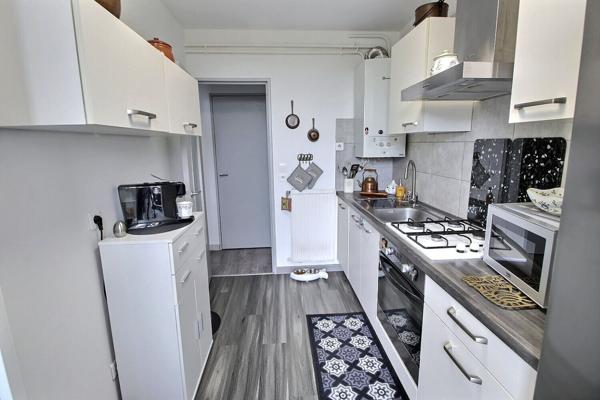 À VENDRE APPARTEMENT ENTIÈREMENT RENOVÉ SANS VIS-A-VIS, VUE DÉGAGÉE