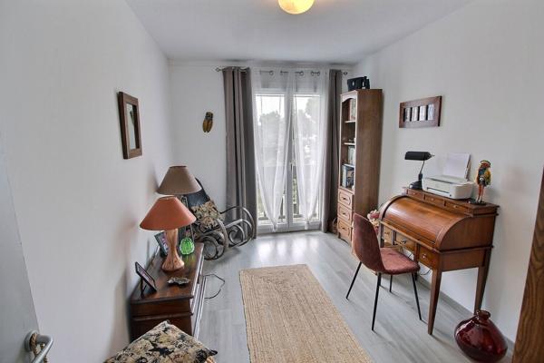 À VENDRE APPARTEMENT ENTIÈREMENT RENOVÉ SANS VIS-A-VIS, VUE DÉGAGÉE