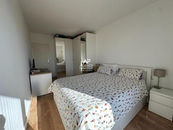 Chaville - 3 pièces avec large balcon en étage élevé €485 000 ** - Référence 687-C