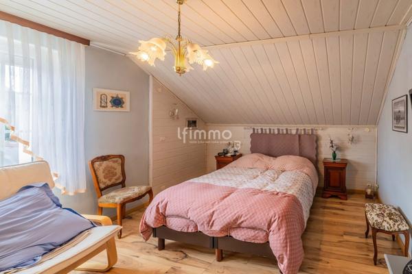 Maison mitoyenne, avec de jolies prestations.