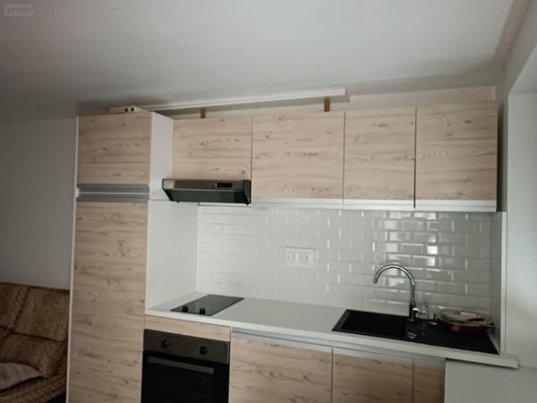 Maison de ville à louer à Courson-les-Carrières dans l'Yonne (89560), ref : LOC1