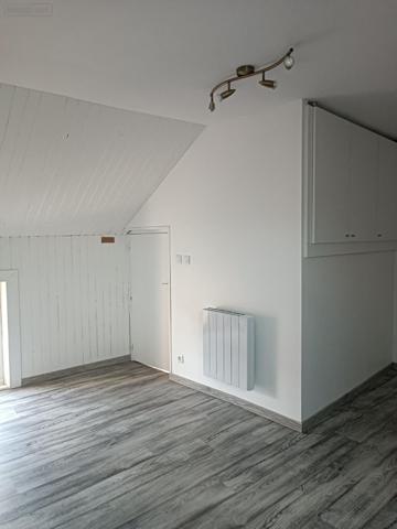 Maison de ville à louer à Courson-les-Carrières dans l'Yonne (89560), ref : LOC1