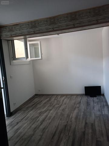 Maison de ville à louer à Courson-les-Carrières dans l'Yonne (89560), ref : LOC1