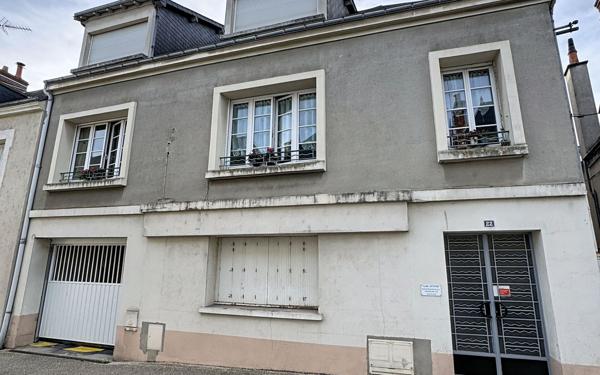 Immeuble à vendre    6 pièces • 346 m2 La Membrolle-sur-Choisille