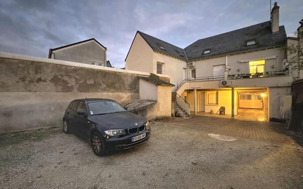 Immeuble à vendre    6 pièces • 346 m2 La Membrolle-sur-Choisille