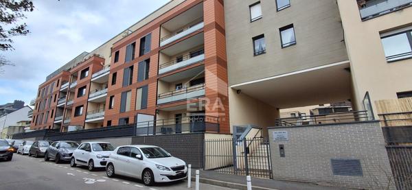 Appartement Rouen 2 pièce(s) 42 m2, place de parking privative, une cave.