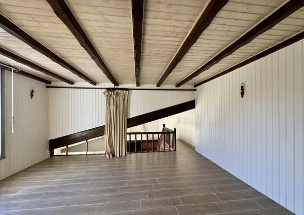 Breuillet – Élégante villa avec piscine, volumes et luminosité