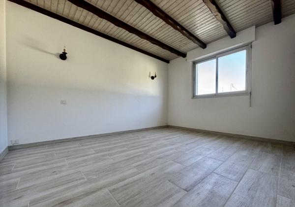 Breuillet – Élégante villa avec piscine, volumes et luminosité