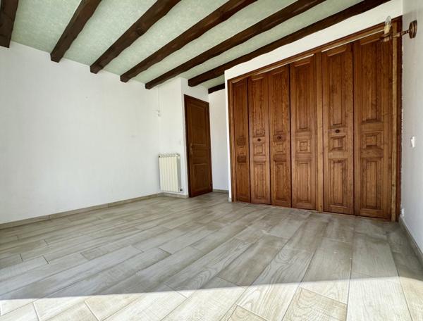 Breuillet – Élégante villa avec piscine, volumes et luminosité