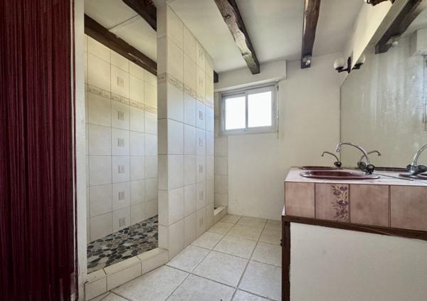 Breuillet – Élégante villa avec piscine, volumes et luminosité