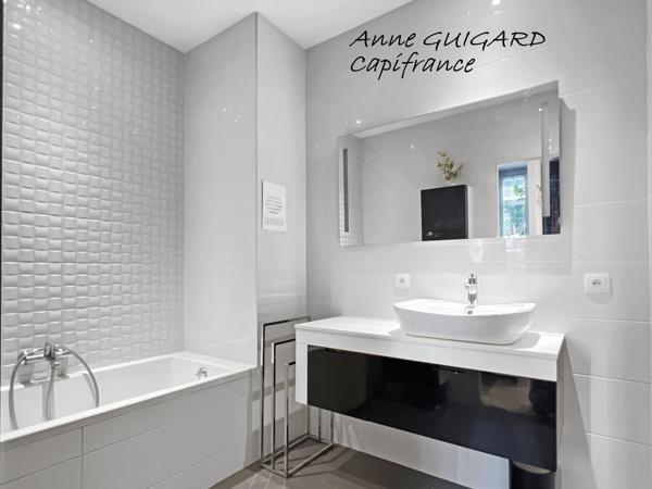 ANNECY (74) - Appartement 3/4 PIECES de 107m², Balcon plein sud, calme, cave, possibilité GARAGE "coup de coeur"