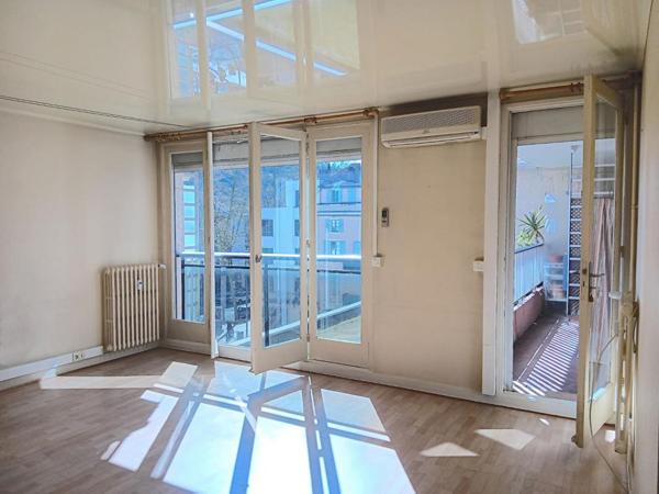 Cahors centre ville, appartement 120 m², ascenseur et parking