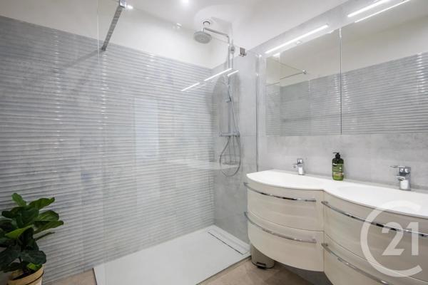 Appartement T3 à vendre  3 pièces - 96,63 m 2   NICE  - 06