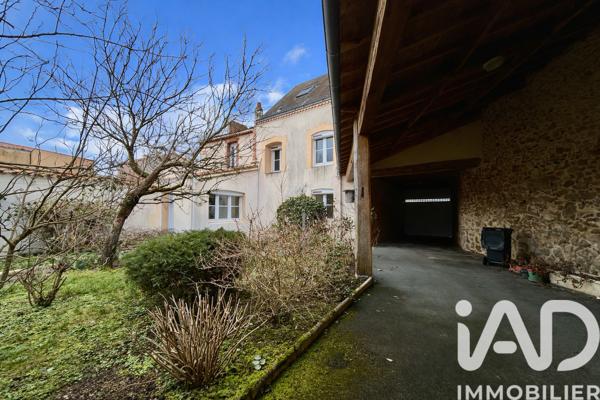 Maison à vendre 6 pièces 158,82 m² Le Poiré-sur-Vie