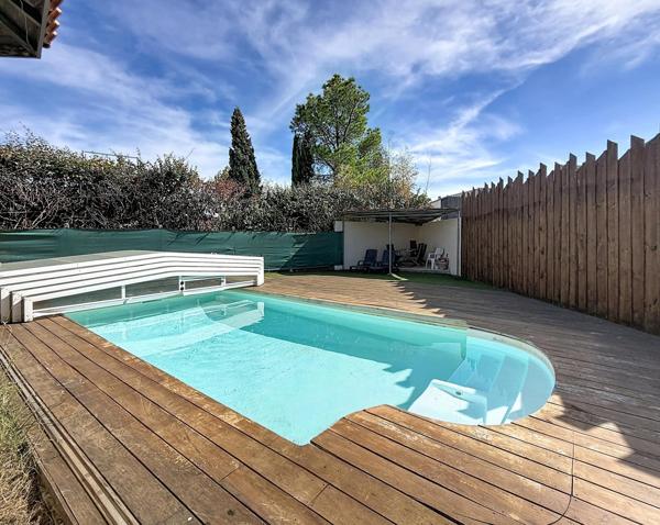 Grande maison T5 avec piscine idéalement située