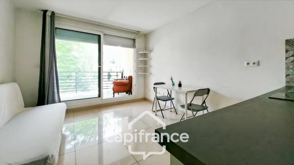 Bagnolet-A vendre studio 17,91 m2 avec terrasse 9 m2- 1er étage avec ascenseur-5mn à pied métro L3-Proche Montreuil