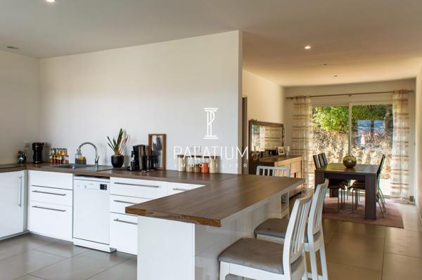 Villa contemporaine avec vue panoramique