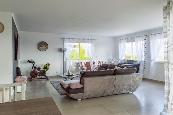 Villa contemporaine avec vue panoramique