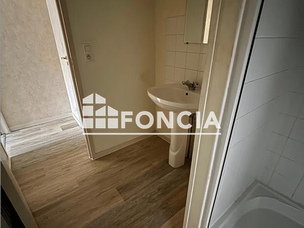 Location Appartement 2 pièces 34.73 m² - 3 RUE LEON BREDIF Chatellerault 86100