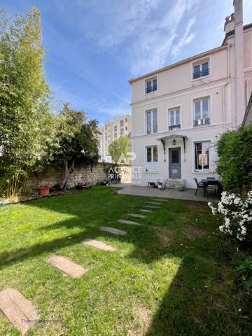Maison Saint Germain En Laye 6 pièce(s) 140 m2 1 335 000 € **  - Référence  18583