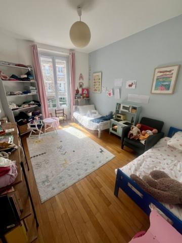 Maison Saint Germain En Laye 6 pièce(s) 140 m2 1 335 000 € **  - Référence  18583