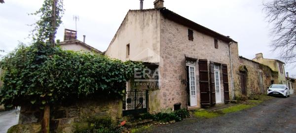 BEL ENSEMBLE DE DEUX MAISONS A RÉNOVER AVEC JARDIN