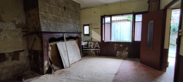 BEL ENSEMBLE DE DEUX MAISONS A RÉNOVER AVEC JARDIN