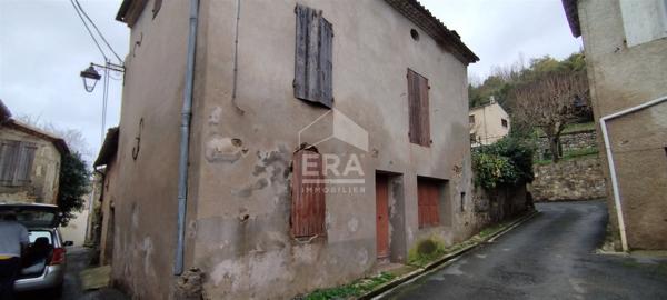 BEL ENSEMBLE DE DEUX MAISONS A RÉNOVER AVEC JARDIN