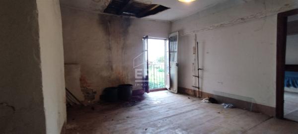 BEL ENSEMBLE DE DEUX MAISONS A RÉNOVER AVEC JARDIN