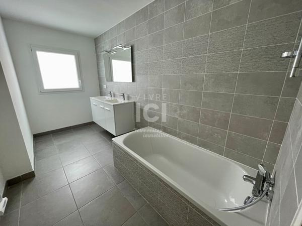 Maison récente 7 pièce(s) de 140.95m² - Sucé sur Erdre