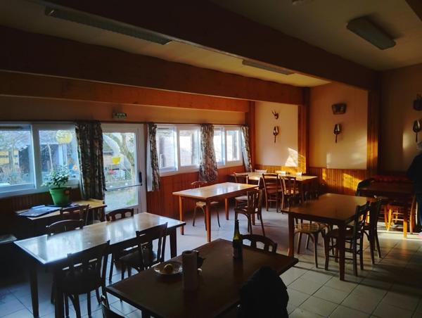 Local Commercial à LES ASPRES, 61270 - 5 pièces 120m²